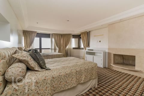 Image 29 - 223923
